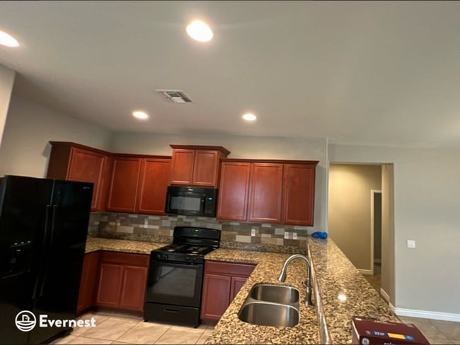 Building Photo - 8265 W Razorbill Dr