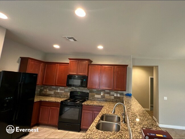 Foto del edificio - 8265 W Razorbill Dr