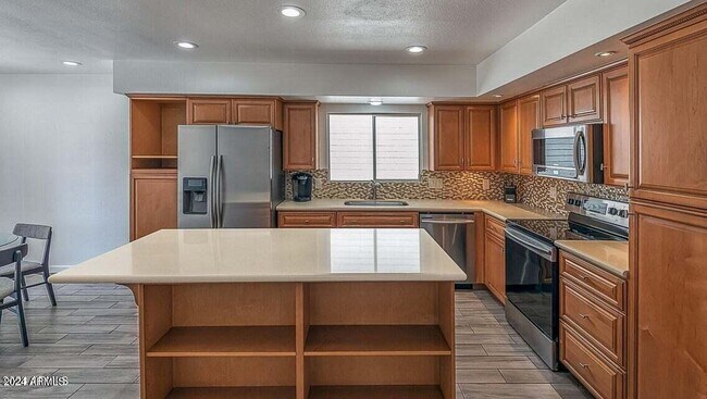 Building Photo - 8754 E Vía De Encanto