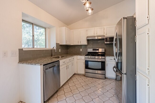 Building Photo - Experience Comfort, Character, and Convenience in This Beautifully Appointed South Austin Home!
