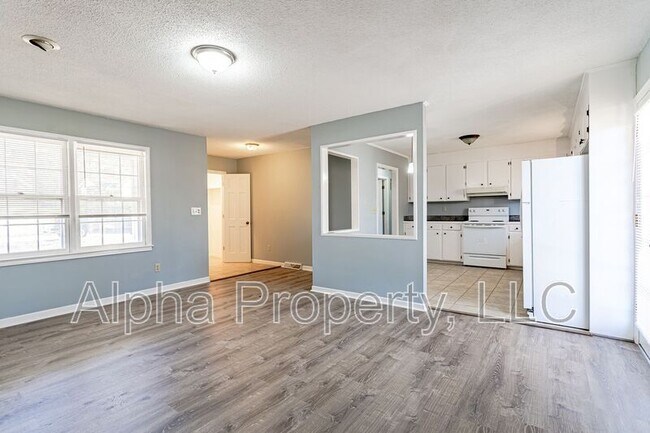 Building Photo - 203 Willow Branch Dr