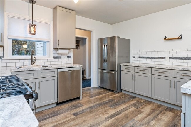 Building Photo - 46 Country Ln