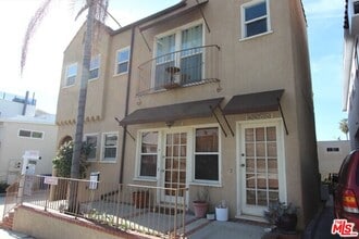 Building Photo - 6656 Vista Del Mar