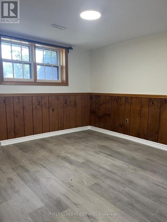 Building Photo - 14 Pringle Ave