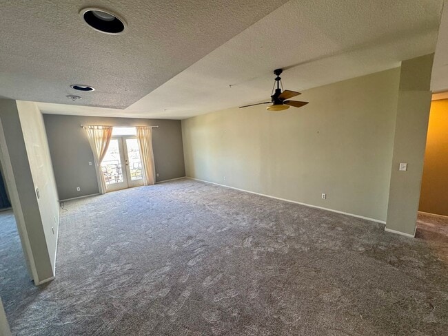 Building Photo - PENTHOUSE-STYLE UNIT IN SIGNAL HILL  w/180...