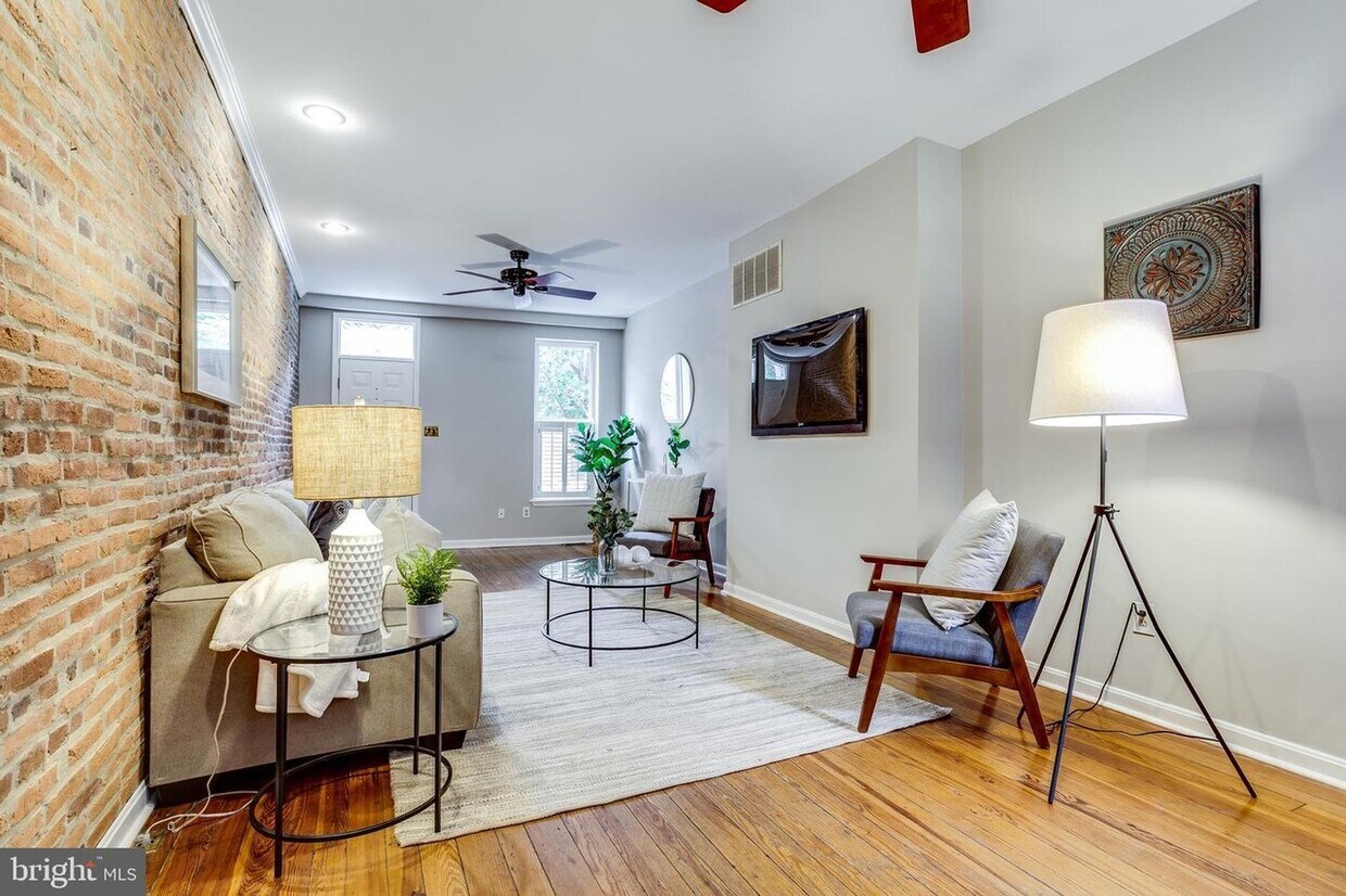 Foto principal - 1126 S Hanover St