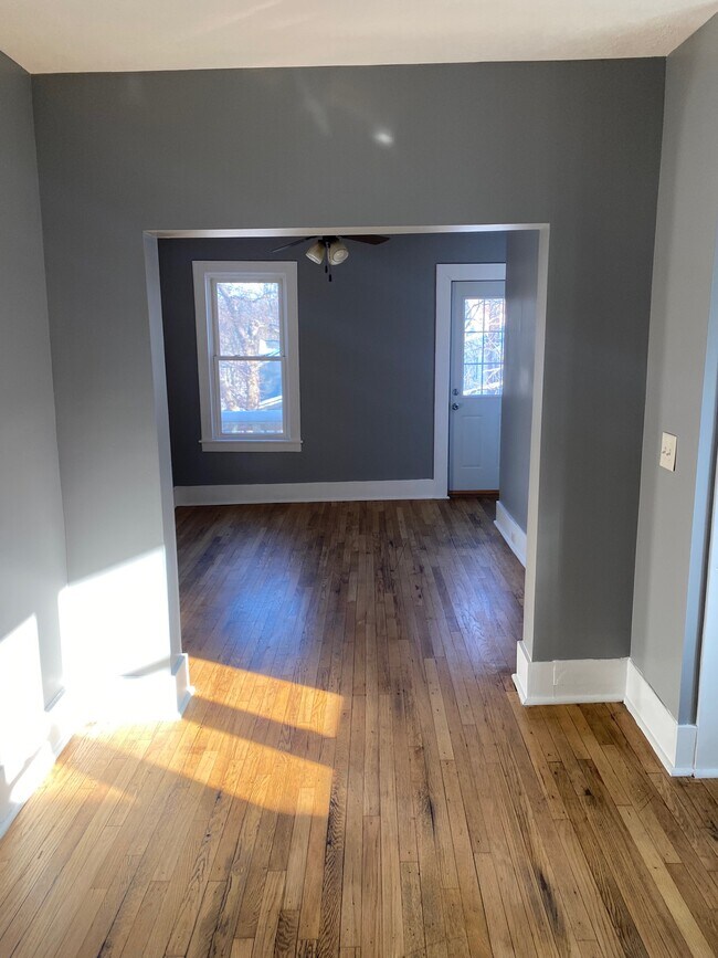 Foto del edificio - 721 Clancy Ave NE