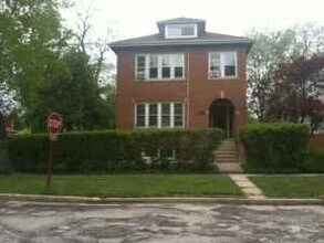 Building Photo - 9301 Monroe Ave