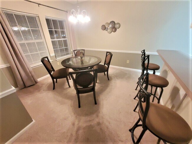 Foto del edificio - COMING SOON.... FULLY FURNISHED, MONTHLY L...