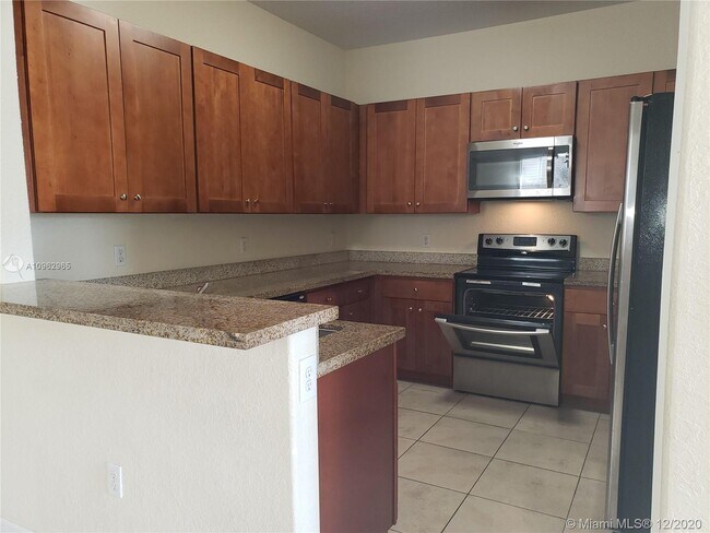 Foto del edificio - 10022 NW 7th St