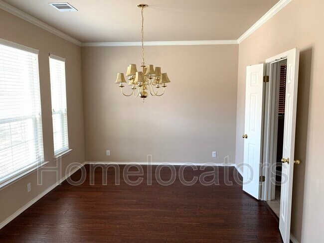 Building Photo - 26227 Cuyahoga Cir