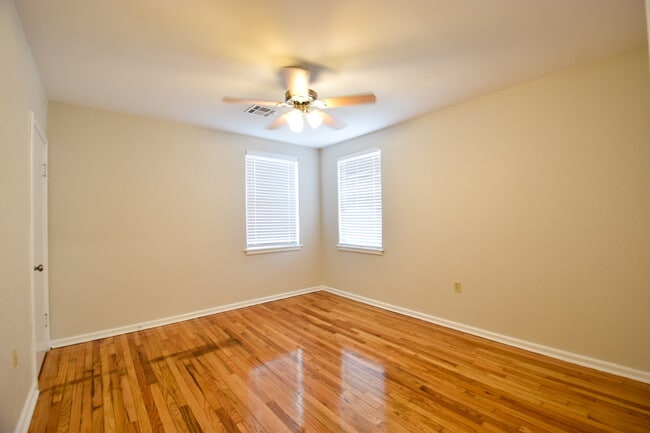 Building Photo - 3913 Bauvais St