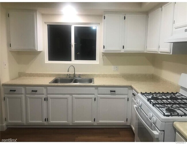 Building Photo - 3 br, 2 bath House - 1005 W Avenue J10