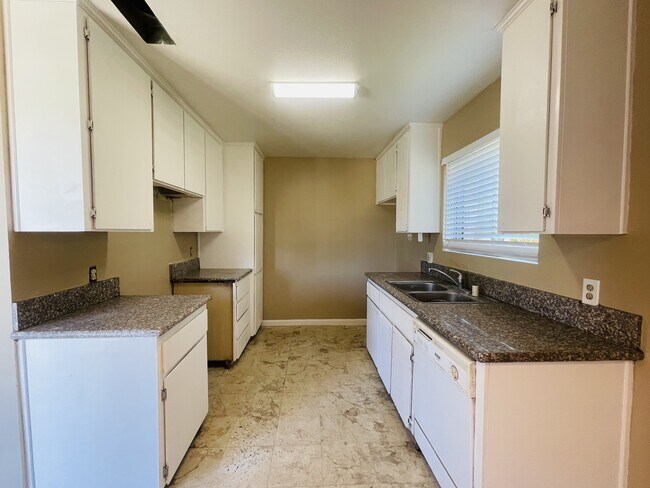 Foto del edificio - 430 W Beechwood Ave