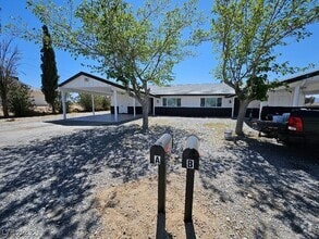Building Photo - 1083 E Calvada Blvd
