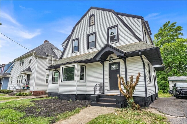 Building Photo - 3186 E 137th St