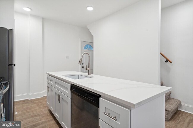 Foto del edificio - 2437 N Corlies St