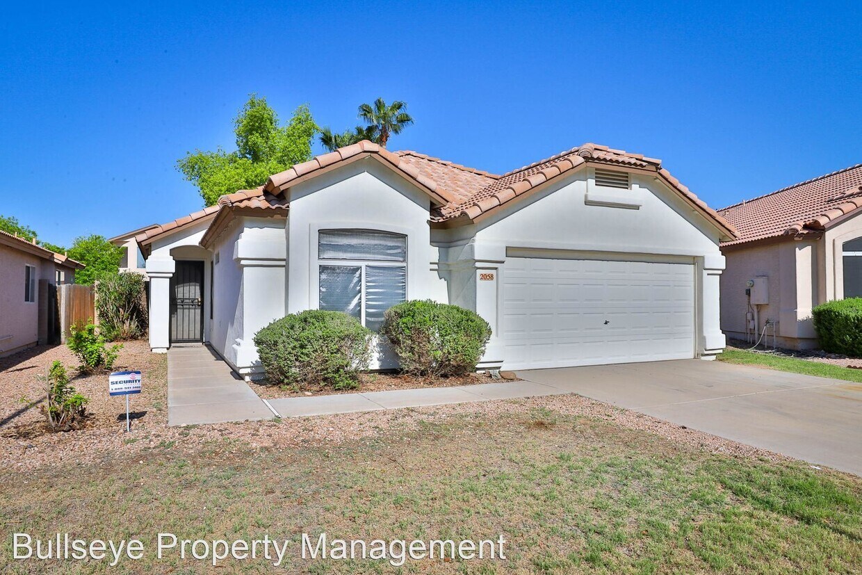 Primary Photo - 3 br, 2 bath House - 2058 N. Los Alamos St.