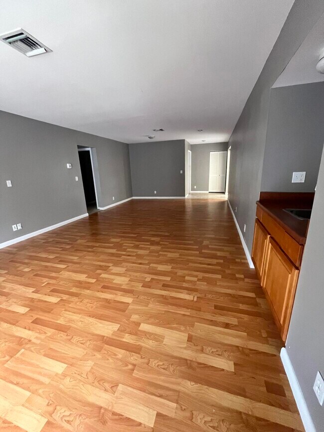Building Photo - 1700 Presidential Way