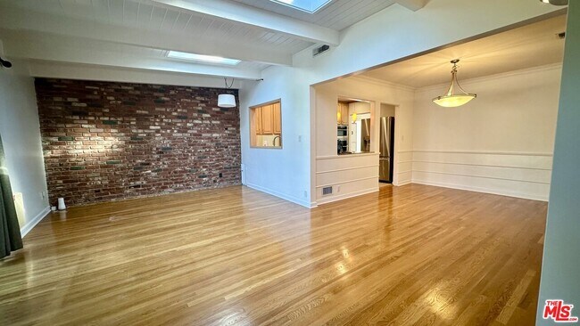 Building Photo - 5105 Westpark Dr