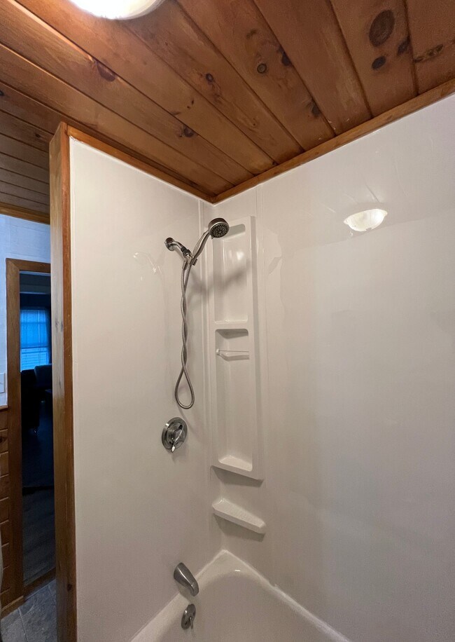 Building Photo - 191 West Ave