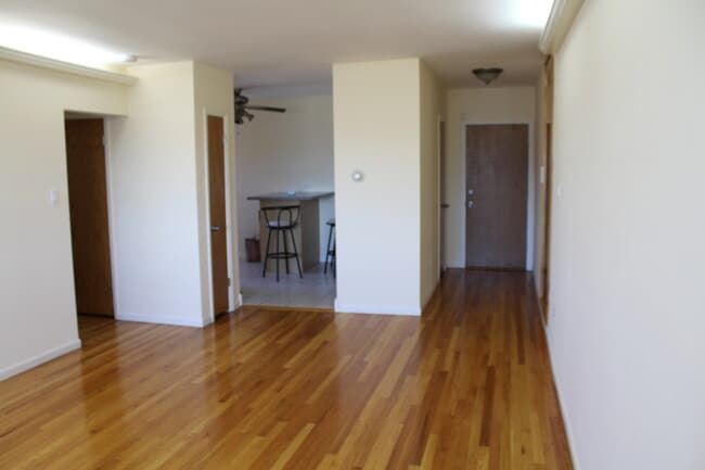 Building Photo - 9207 Skokie Blvd