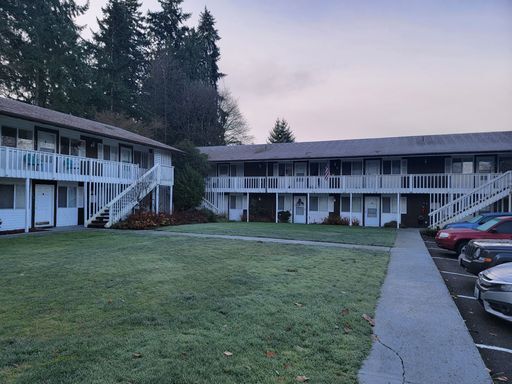 Lindbrook Apartments - 4114 7th St SW