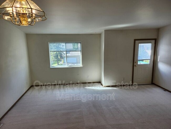 Building Photo - 4041 Lunar Dr