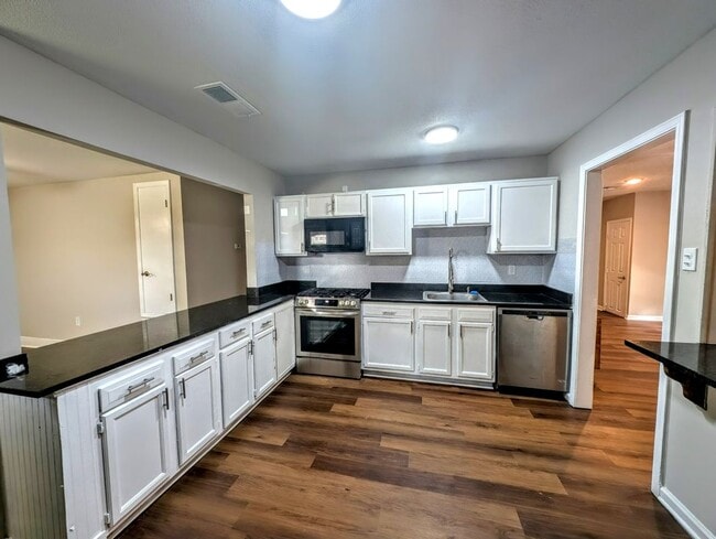 Building Photo - 2528 Joy Ann Dr