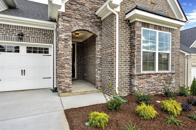 Foto del edificio - 4 br, 3 bath House - 710 Parthenia Lane