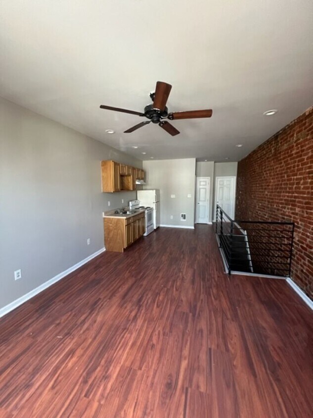 Building Photo - 2022 Buckius Street