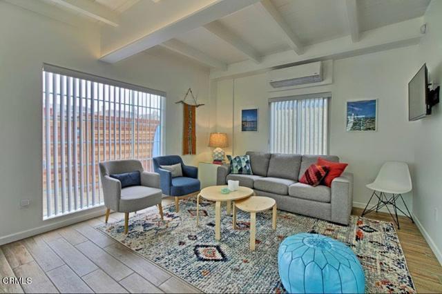 Foto del edificio - 1076 S Seaward Ave