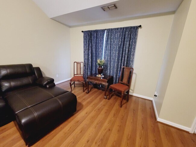 Foto del edificio - 1926 Fannie Dr