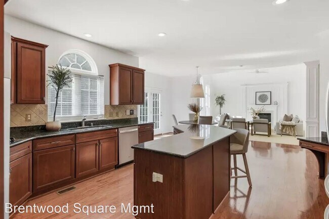 Building Photo - 4 br, 4.5 bath House - 7329 River Bend Rd