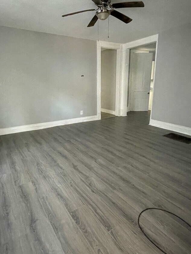 Foto principal - 419 W Howard St