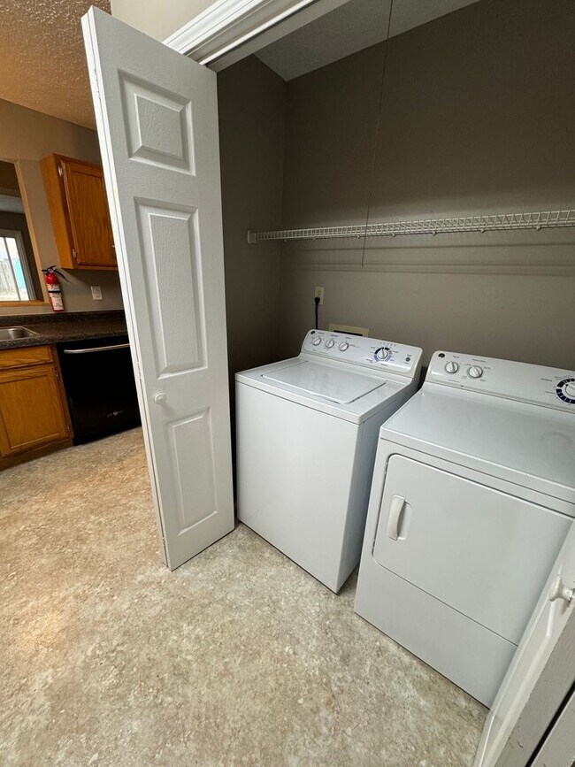 Building Photo - 1310 S Madison St