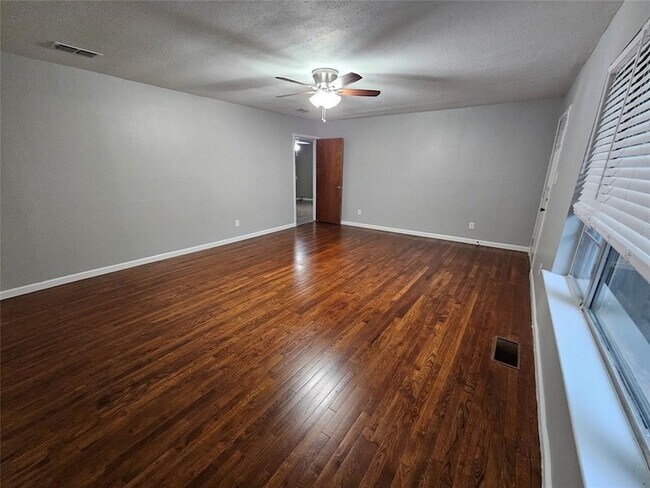 Foto del edificio - 804 S Cedar St
