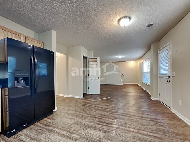 Foto del edificio - 125 Avalon Rd