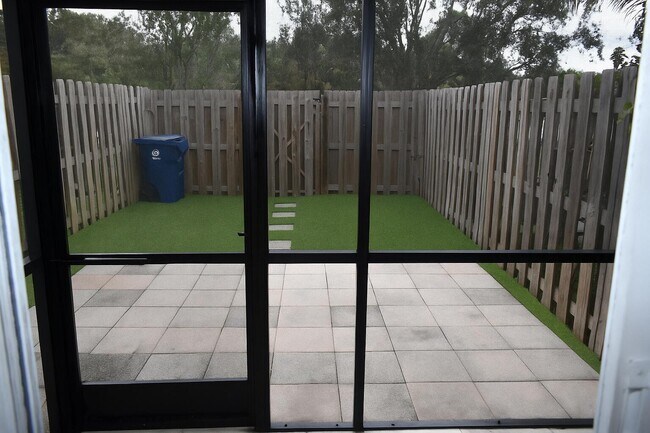 Foto del edificio - 416 Georgian Park Dr