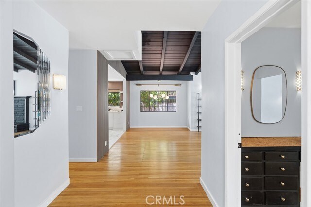 Foto del edificio - 5650 Maynard Ave