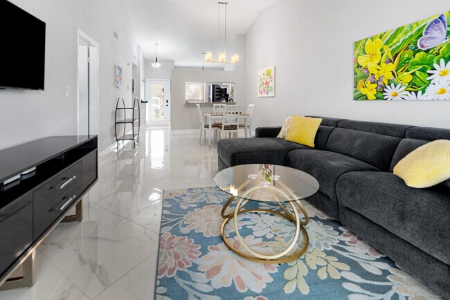 Foto del edificio - 3068 S Oakland Forest Dr