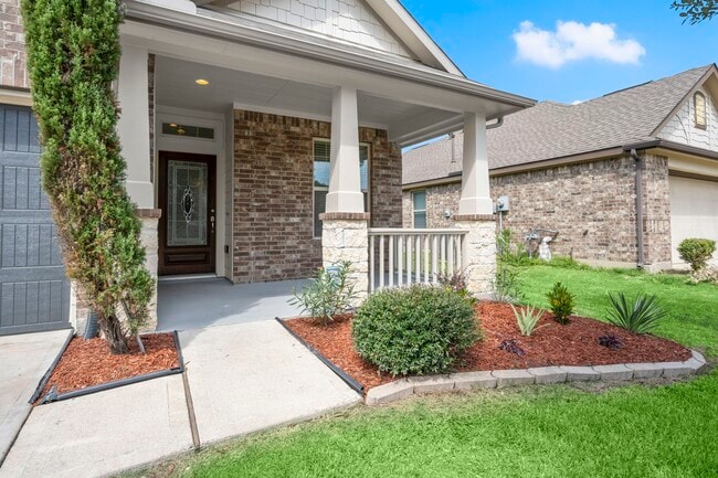 Building Photo - 3835 Raintree Village Dr