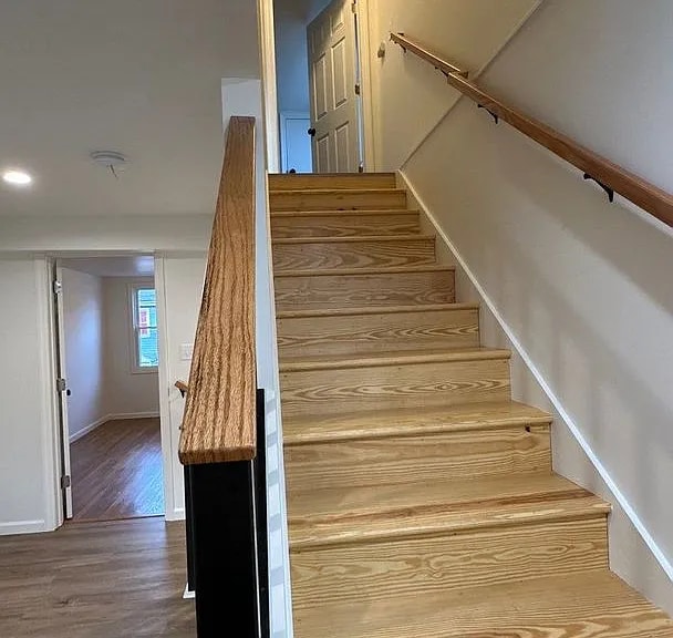 Building Photo - this beautifully updated three-bedroom, one-and-a-half-bath home in Columbia