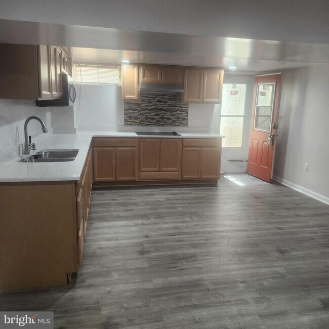 Foto del edificio - 12505 Kingsview St