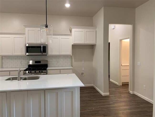 Foto del edificio - 3305 Enclave Pl