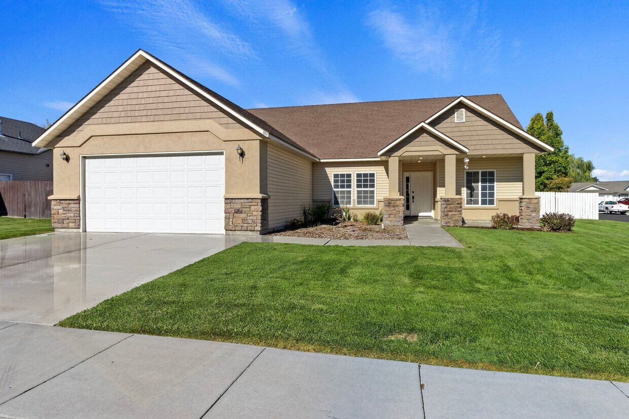 Primary Photo - Single Family Home in Twin Falls | $500 Of...