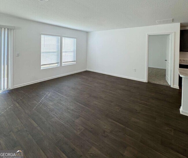 Foto del edificio - 101 Landing Blvd