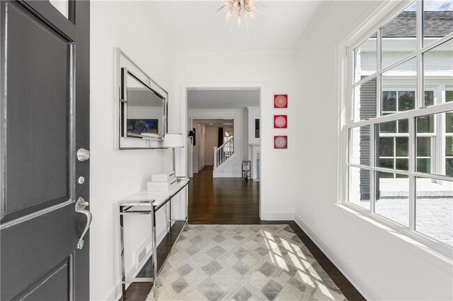 Building Photo - 673 Greenview Ave NE