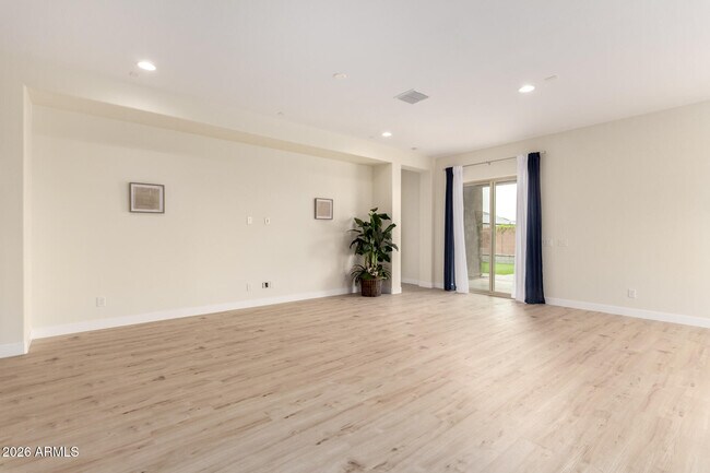 Foto del edificio - 18453 W Elwood St