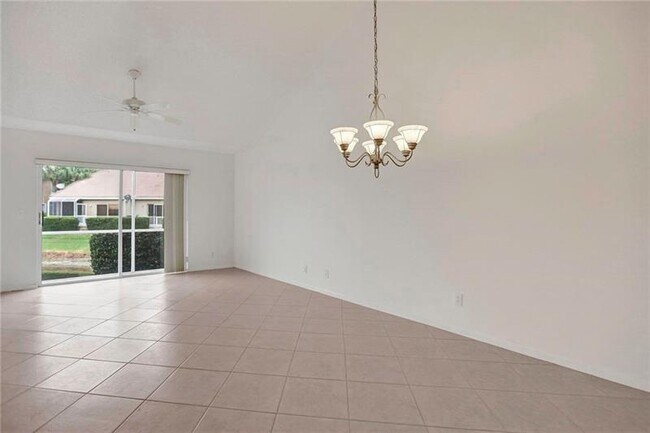 Building Photo - 7324 NW 62nd Ter